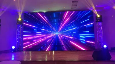 Noleggio di schermi LED per l'allestimento del palco del festival.